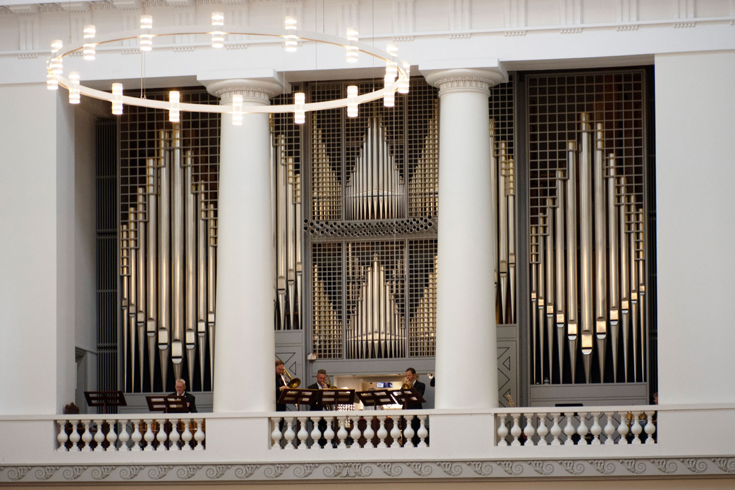 34d.-Københavns-Domkirke,-hovedorgel-med-blæsere